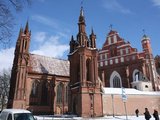 Juliaus Kalinsko/„15 minučių“ nuotr./Šv. Onos bažnyčią planuojama rekonstruoti iki 2011 metų.