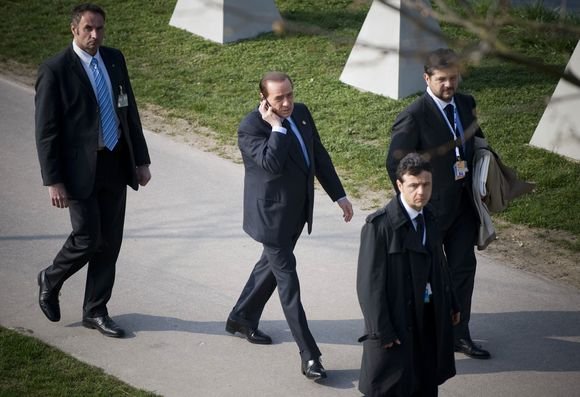 AFP/Scanpix nuotr./Silvio Berlusconi NATO viraūnių susitikime