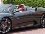 Reuters/Scanpix nuotr./Į apdpovanojio ceremoniją L.Jamesas atvyko prabangiu Ferrari