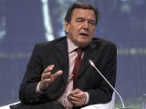 A.Merkel kaltina G.Schroederį - Graikijos į euro zoną įsileisti nereikėjo