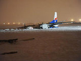 postimees.ee nuotr./Lėktuvas ant ežero ledo prie Talino oro uosto