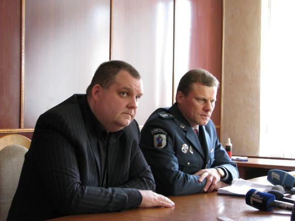 J.Andriejauskaitės nuotr./Kretingos rajono policijos komisariato pareigūnai - Nerijus Japertas (kairėje) ir Arūnas Merkelis. 