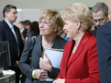 Juliaus Kalinsko/„15 minučių“ nuotr./Dalia Grybauskaitė, right, once served as a non-partisan Finance Minister, too.