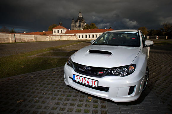 Eriko Ovčarenko/15min.lt nuotr./Subaru STI sedanas jau Lietuvoje