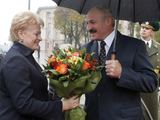 „Reuters“/„Scanpix“ nuotr./Dalia Grybauskaitė ir Aleksandras Lukašenka Minske