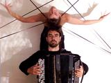 Festivalio organizatorių nuotr./Duetas iš Italijos, akordeonistas Claudio Jacomucci ir šokėja Kathleen Delaney, pristatys projektą „Aracne“.