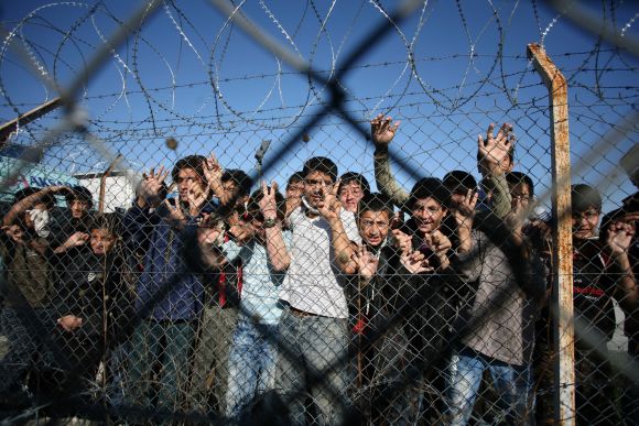 Nelegalūs migrantai iš Turkijos sulaikymo centre Graikijoje