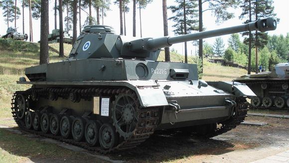 Balcerio/Wikimedia.org nuotr./Restauruotas Panzer IV J Suomijos tankų muziejuje Paroloje