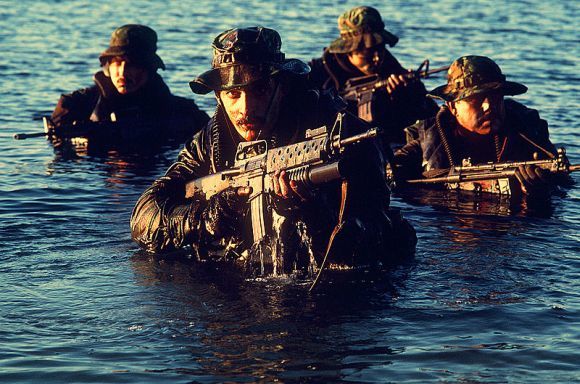 Wikimedia.org nuotr./SEAL kariai (1986 m. nuotrauka)