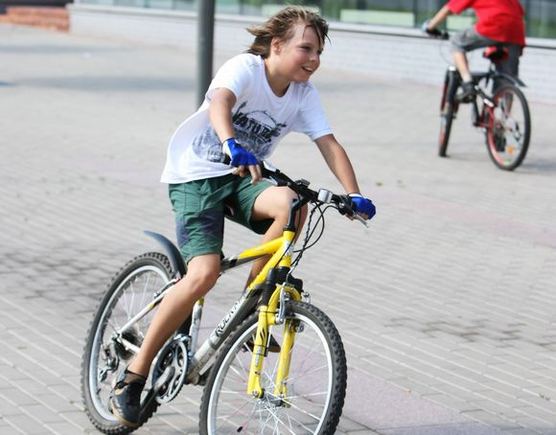BFL nuotr. /Vaikas su dviračiu