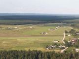 Irmanto Gelūno/15min.lt nuotr./„Paluknio airparke“ suprojektuota daugiau kaip 60 sklypų, kuriuos juosia miškai. 