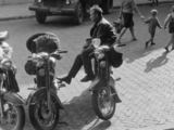 Antano Sutkaus nuotr./Motociklininkas. Vilnius, 1963 m.