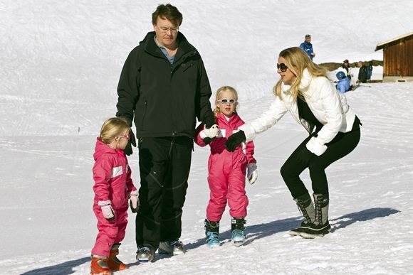 Nyderlandų kunigaikatis Johanas Friso su žmona Mabel ir dukromis Luana (kairėje) ir Zaria (2011 m.)