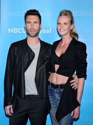 Scanpix nuotr./Adamas Levine'as ir Anne Vyalitsyna