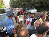 Džojos Gundos Barysaitės/president.lt nuotr./Julijos Tymoaenko aalininkai prie ligoninės