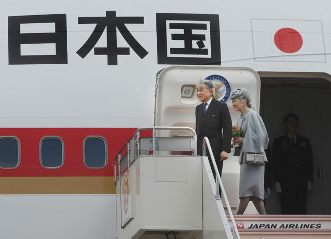 AFP/Scanpix nuotr./Imperatorius Akihito ir imperatorienė Michiko 