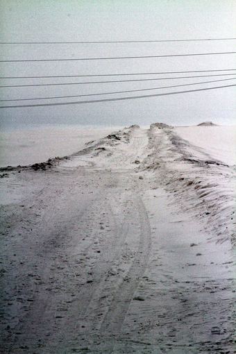 Karolio ir Evelinos nuotr./Likus 80km iki Kinijos sienos kalnų kelias buvo užsnigtas ir savaitę uždarytas. `tai jo pabaiga