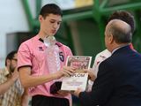 Augusto Četkausko nuotr./Edgaras Jančevskis atsiima naudingiausio žaidėjo apdovanijimą