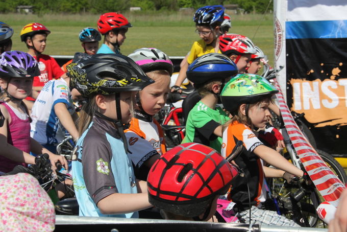 Organizatorių nuotr./MTB startui ruoaiasi vaikai