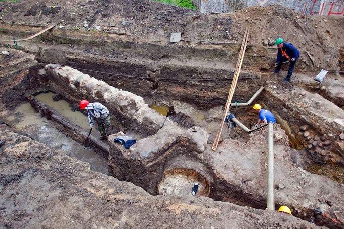 Irmanto Gelūno/15min.lt nuotr./Bernardinų sode vykstantys archeologiniai kasinėjimai pateikė staigmenų.