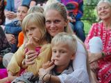 Asmeninio albumo nuotr./Eglė Kauneckienė su vaikais