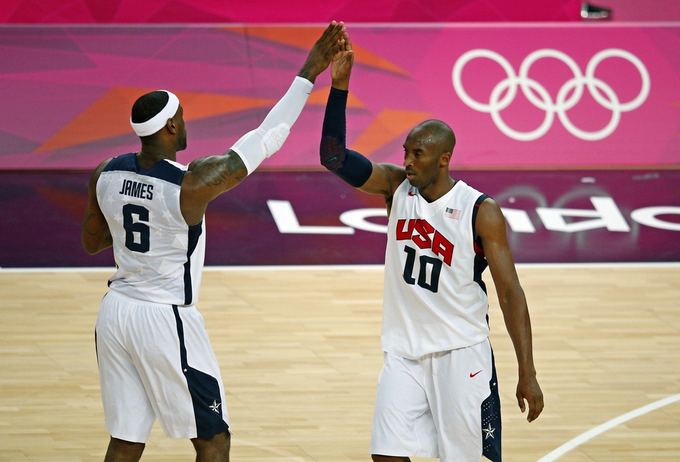 Reuters/Scanpix nuotr./Lebronas Jamesas ir Kobe Bryantas