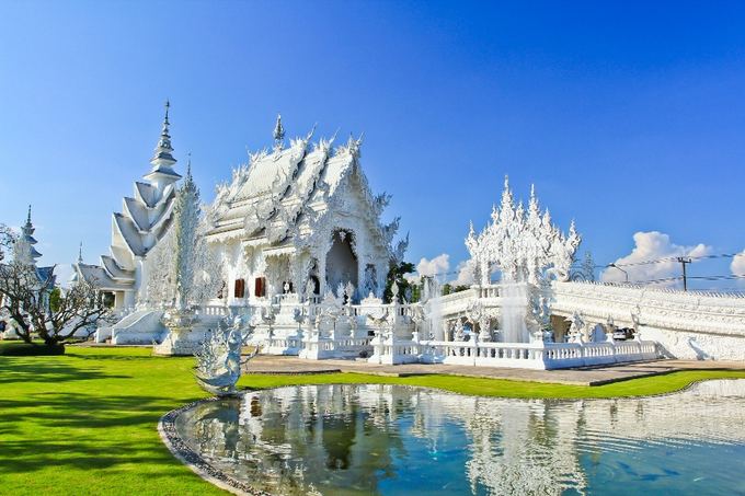 Novaturo nuotr./Wat Rong Khun aventykla Tailande