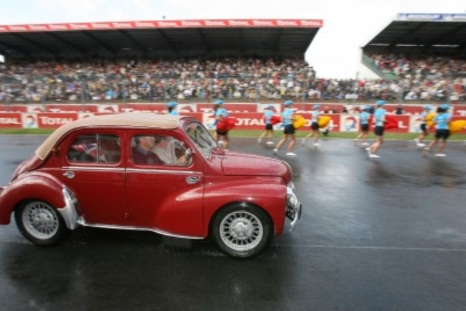 Gamintojo nuotr./Renault 4 CV 2006 m. Le Mano lenktynių parade