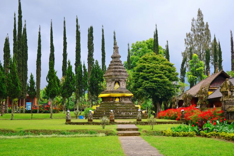 Balis dar vadinamas šventyklų miestu. 