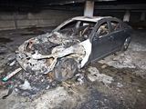 Irmanto Gelūno/15min.lt nuotr./Sudegintas automobilis „Mercedes Benz S500“