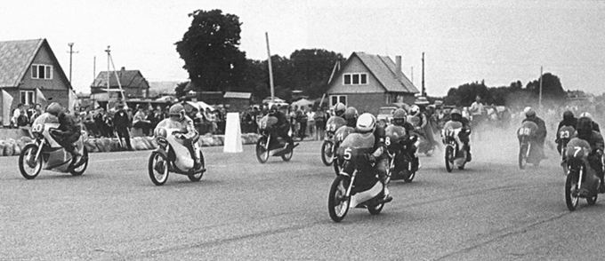 Organizatorių nuotr./Socialistinių motociklų lenktynių čempionato etapo varžybos