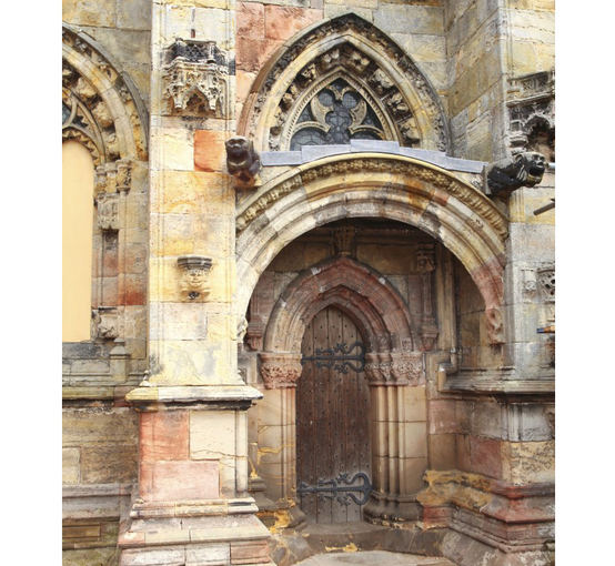 Fotolia nuotr./`oninis įėjimas į Roslino koplyčią