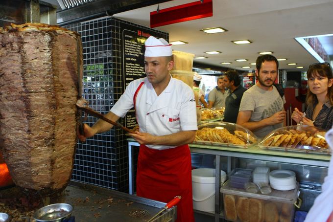 AFP/Scanpix nuotr./Tradicinis kebabas Trabzone