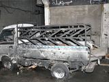 AFP/Scanpix nuotr./Sirijoje susprogdinta automobilyje buvusi bomba, manoma, jog taikytasi į pravažiuojantį autobusą su 24 keleiviais