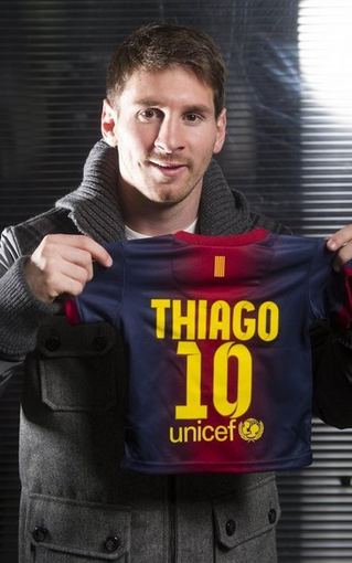 Lionelis Messi su ypatingais marškinėliais