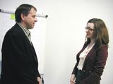 Odetos Barkauskienės nuotr./Pirmą kartą susitikę verslo seminare, V.Varnelis ir N.Milašiūtė iš karto sukirto rankomis dėl bendradarbiavimo