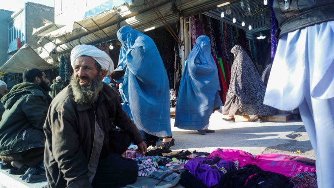 Be sienų nuotr./Herato turguje