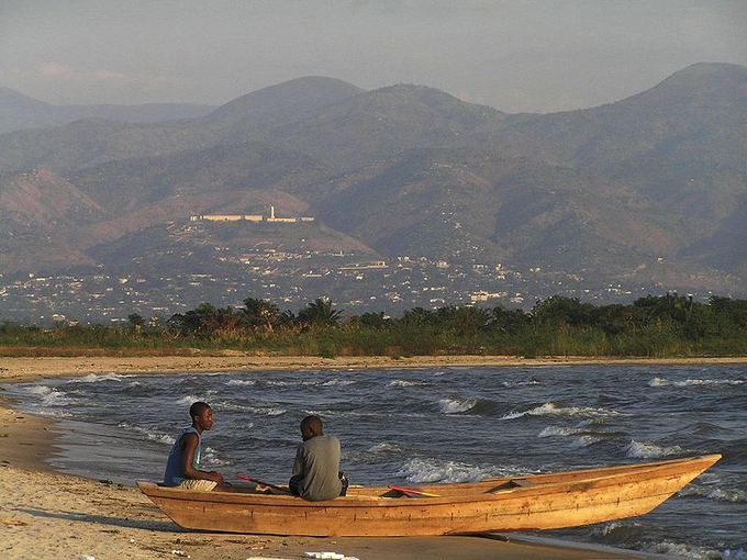 wikimedia.org nuotr./Tanganikos ežero pakrantė Burundyje