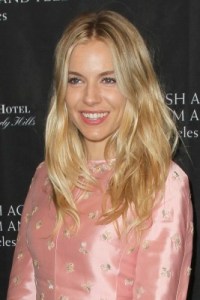 Sienna Miller BAFTA apdovanojimuose Los Andžele. 