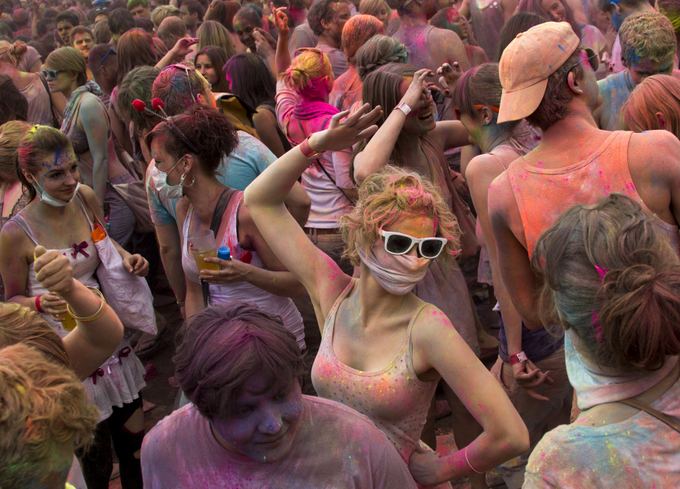 Holi spalvų festivalis