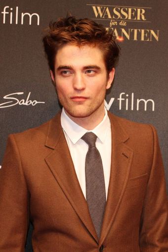 Shutterstock nuotr. / Robertas Pattinsonas filmo Vanduo drambliams premjeroje Berlyne.