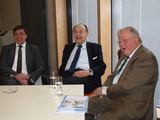 Lietuvos ambasados Vokietijoje nuotr./Joachimas Tauberis (iš kairės), Hansas Dietrichas Genscheris ir Vytautas Landsbergis