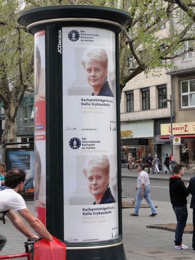 URM nuotr./Dalios Grybauskaitės plakatas Achene