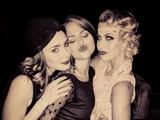 „Instagram“ nuotr./Lily Collins, Selena Gomez ir Julianne Hough