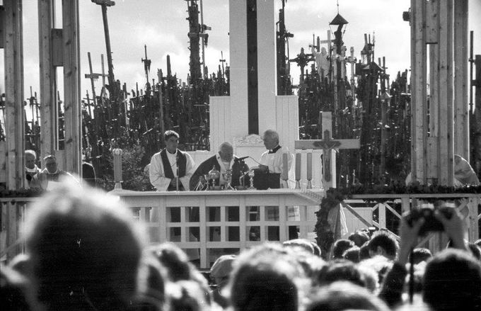Alfredo Girdziuao nuotr./Akimirka ia popiežiaus Jono Pauliaus II vizito Kryžių kalne