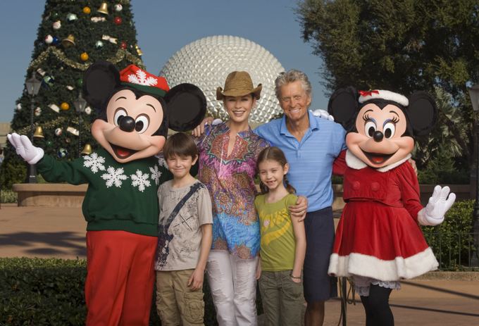 Michaelas Douglasas ir Catherine Zeta-Jones su vaikais Dylanu ir Carys 2010-aisiais