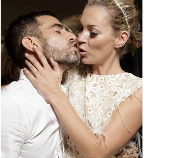Scanpix nuotr. / Marc Jacobs ir Kate Moss po 2012 m. pavasario/vasaros kolekcijos pristatymo.