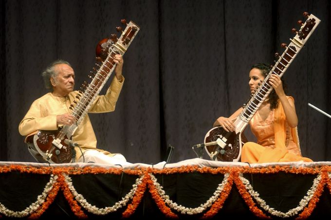 Ravi Shankaras su dukra Anoushka Shankar 2004-aisiais