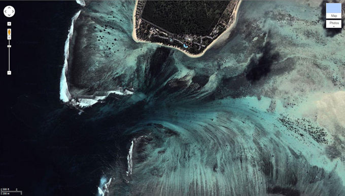 Flickr.com/creativecommons/Pedro Plassen Lopes nuotr./Taip atrodo povandeninio krioklio iliuzija prie Mauricijaus krantų