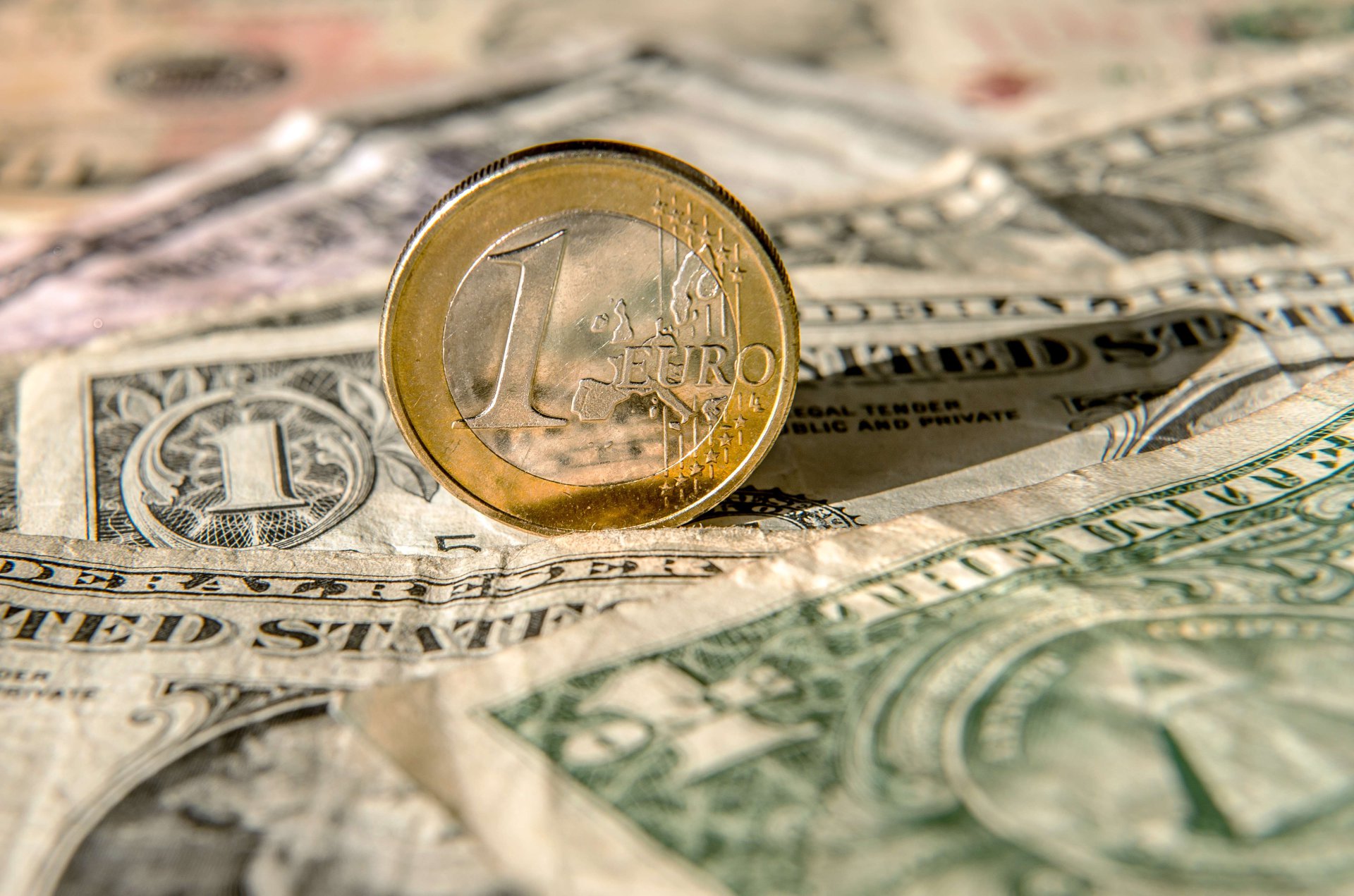 Bitkoino vertė sparčiai juda link 9 dolerių - DELFI Verslas